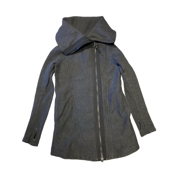 Lululemon - Women’s Asymmetrical Zip Up Jacket - Picture 2 of 9